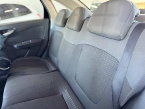 FIAT Grand Siena 1.4 4P EVO ATTRACTIVE FLEX, Foto 8 FIAT Grand Siena 1.4 4P EVO ATTRACTIVE FLEX, Foto 8