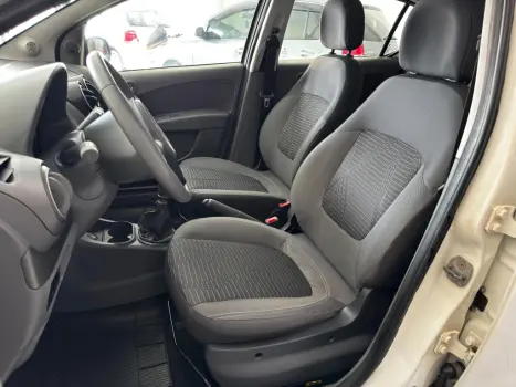 FIAT Palio 1.4 4P FLEX ATTRACTIVE, Foto 8 FIAT Palio 1.4 4P FLEX ATTRACTIVE, Foto 8