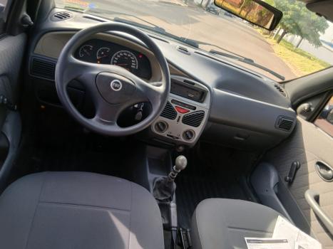 FIAT Palio 1.8 4P HLX, Foto 2