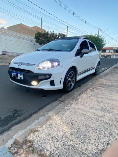 FIAT Punto 1.4 16V 4P T-JET TURBO, Foto 1