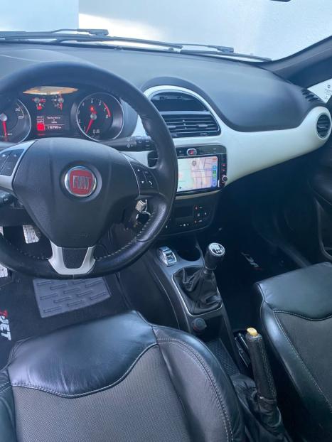 FIAT Punto 1.4 16V 4P T-JET TURBO, Foto 3