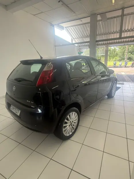 FIAT Punto 1.4 4P HLX FLEX, Foto 2