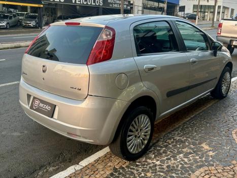 FIAT Punto 1.4 FLEX 4P, Foto 2