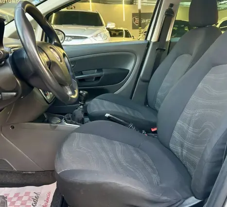 FIAT Punto 1.4 FLEX 4P, Foto 8