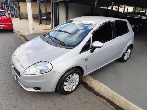 FIAT Punto 1.4 FLEX 4P, Foto 2