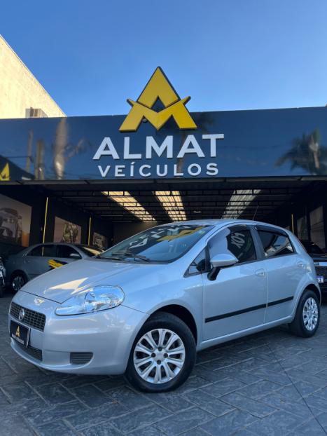 FIAT Punto 1.4 FLEX 4P, Foto 1