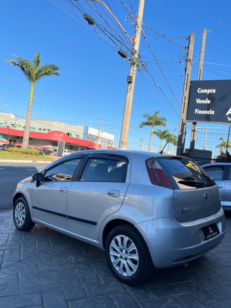 FIAT Punto 1.4 FLEX 4P, Foto 5