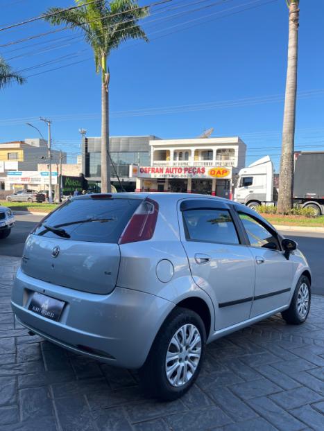 FIAT Punto 1.4 FLEX 4P, Foto 6