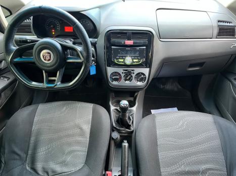 FIAT Punto 1.4 FLEX 4P, Foto 8