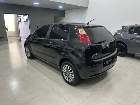 FIAT Punto 1.8 4P HLX FLEX, Foto 2