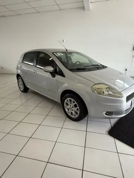 FIAT Punto 1.8 4P HLX FLEX, Foto 1