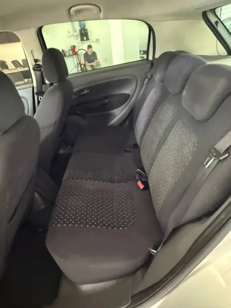 FIAT Punto 1.8 4P HLX FLEX, Foto 3