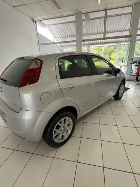 FIAT Punto 1.8 4P HLX FLEX, Foto 5