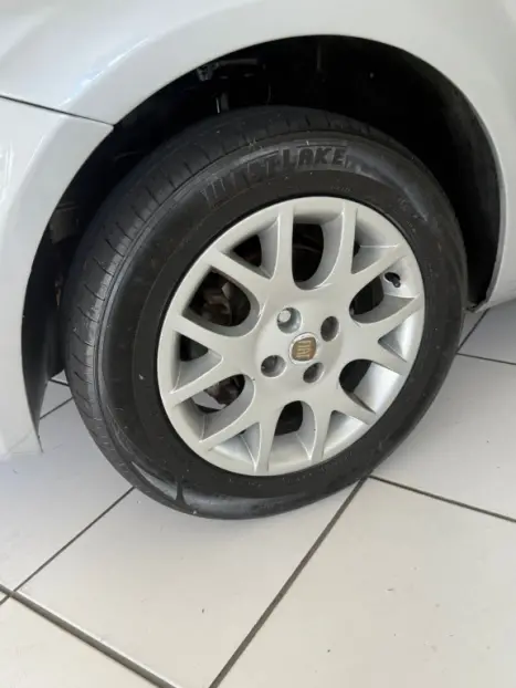 FIAT Punto 1.8 4P HLX FLEX, Foto 9