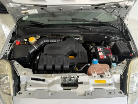 FIAT Punto 1.8 4P HLX FLEX, Foto 13