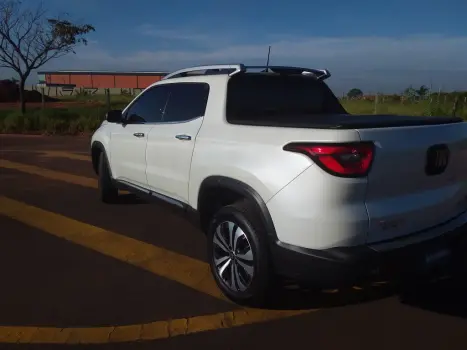 FIAT Toro 1.3 16V 4P FLEX 270 TURBO VOLCANO AUTOMÁTICO, Foto 8 FIAT Toro 1.3 16V 4P FLEX 270 TURBO VOLCANO AUTOMÁTICO, Foto 8