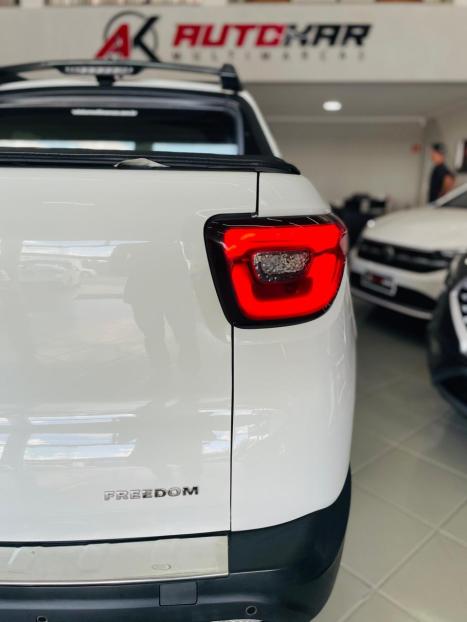 FIAT Toro 1.8 16V 4P FLEX FREEDOM AUTOM�TICO, Foto 9