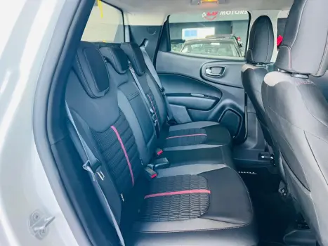 FIAT Toro 1.8 16V 4P FLEX FREEDOM AUTOM�TICO, Foto 18