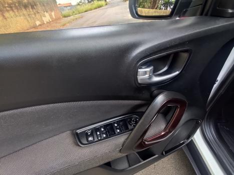 FIAT Toro 1.8 16V 4P FLEX FREEDOM AUTOM�TICO, Foto 14