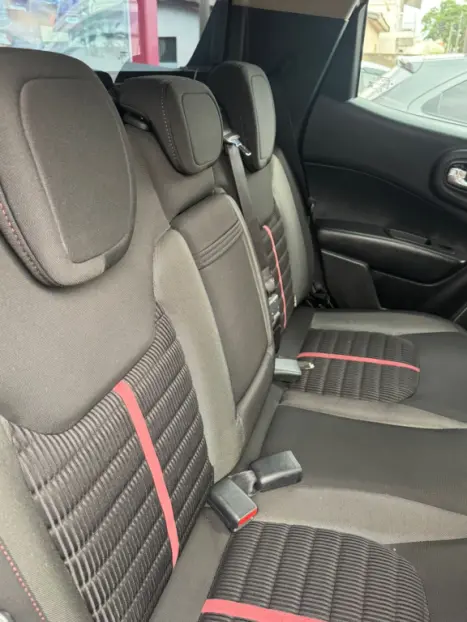 FIAT Toro 1.8 16V 4P FLEX FREEDOM ROAD AUTOM�TICO, Foto 5