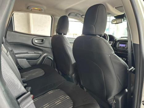 FIAT Toro 1.8 16V 4P FLEX FREEDOM AUTOM�TICO, Foto 9