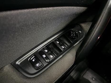 FIAT Toro 1.8 16V 4P FLEX FREEDOM AUTOM�TICO, Foto 24