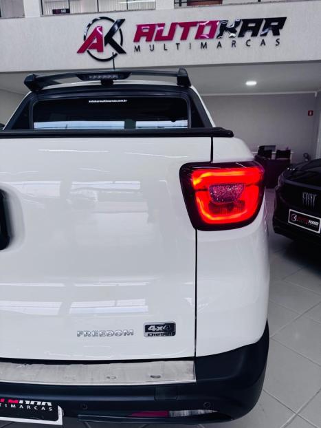 FIAT Toro 2.0 16V 4P 4WD FREEDOM TURBO DIESEL  AUTOMTICO, Foto 9
