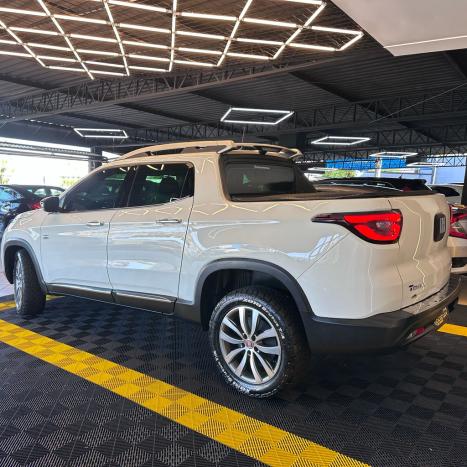 FIAT Toro 2.0 16V 4P VOLCANO 4WD TURBO DIESEL AUTOM�TICO, Foto 4