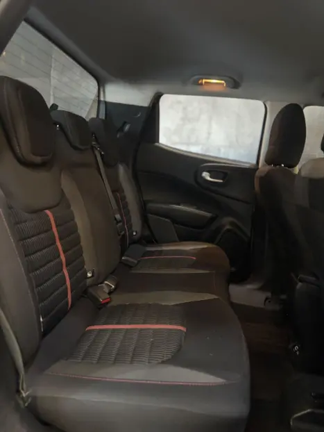 FIAT Toro 2.0 16V 4P 4WD FREEDOM TURBO DIESEL  AUTOM�TICO, Foto 12