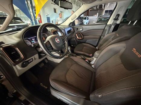FIAT Toro 2.4 16V 4P MULTIAIR FLEX VOLCANO AUTOM�TICO, Foto 9