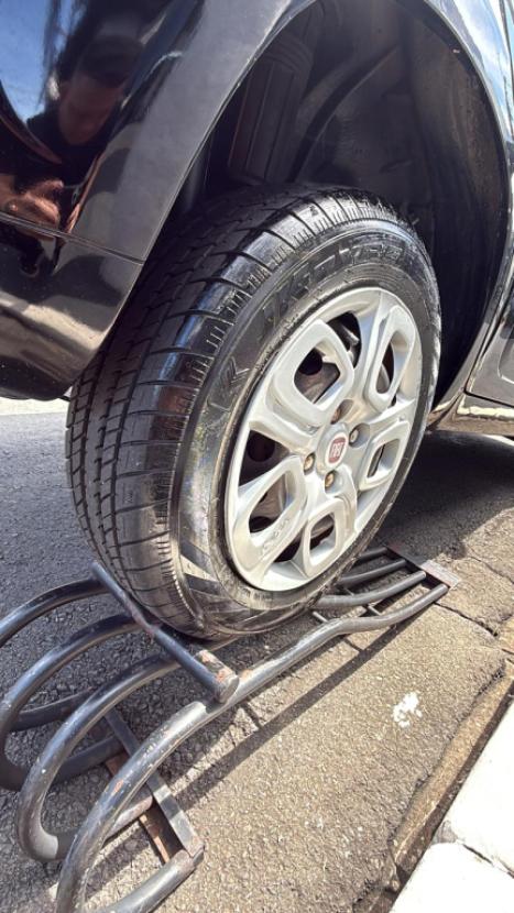 FIAT Uno 1.0 4P FLEX EVO VIVACE CELEBRATION, Foto 8