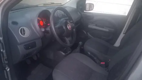 FIAT Uno 1.0 4P FLEX EVO VIVACE CELEBRATION, Foto 8