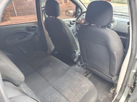 FIAT Uno 1.0 FLEX VIVACE, Foto 3