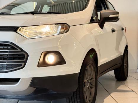 FORD Ecosport 1.6 4P FREESTYLE FLEX, Foto 2 FORD Ecosport 1.6 4P FREESTYLE FLEX, Foto 2