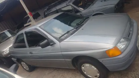 FORD Escort 1.8 L, Foto 2