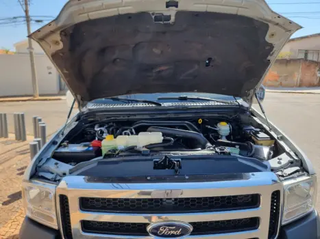 FORD F-250 3.9 XLT CABINE SIMPLES DIESEL, Foto 4