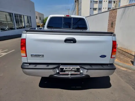 FORD F-250 3.9 XLT CABINE SIMPLES DIESEL, Foto 17