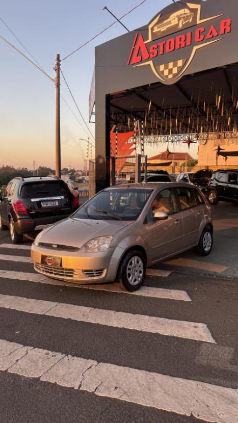 FORD Fiesta Hatch 1.6 4P FLEX, Foto 1