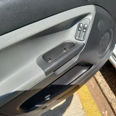 FORD Fiesta Hatch 1.0 4P FLEX, Foto 10