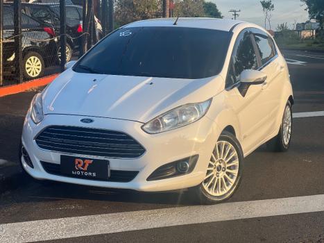 FORD Fiesta Hatch 1.6 16V 4P FLEX TITANIUM PLUS POWERSHIFT AUTOMTICO, Foto 2