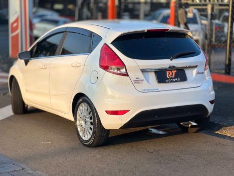 FORD Fiesta Hatch 1.6 16V 4P FLEX TITANIUM PLUS POWERSHIFT AUTOMTICO, Foto 4