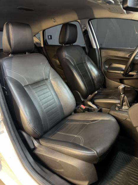FORD Fiesta Hatch 1.6 4P TITANIUM FLEX, Foto 9
