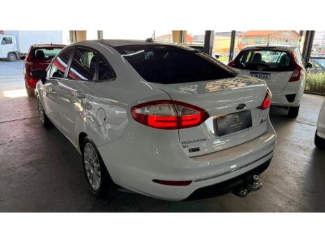 FORD Fiesta Hatch 1.6 4P FLEX TITANIUM POWERSHIFT AUTOMTICO, Foto 5