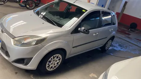 FORD Fiesta Hatch 1.0 4P SE PLUS FLEX, Foto 2