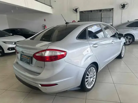 FORD Fiesta Hatch 1.6 4P FLEX TITANIUM POWERSHIFT AUTOM�TICO, Foto 5