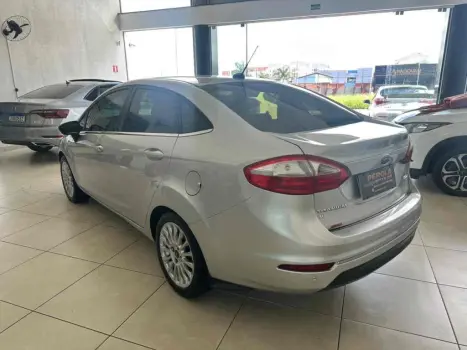 FORD Fiesta Hatch 1.6 4P FLEX TITANIUM POWERSHIFT AUTOM�TICO, Foto 6