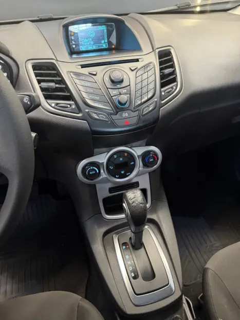 FORD Fiesta Hatch 1.6 16V 4P FLEX TITANIUM POWERSHIFT AUTOM�TICO, Foto 7