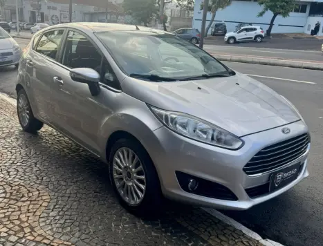 FORD Fiesta Hatch 1.6 16V 4P FLEX TITANIUM POWERSHIFT AUTOM�TICO, Foto 7