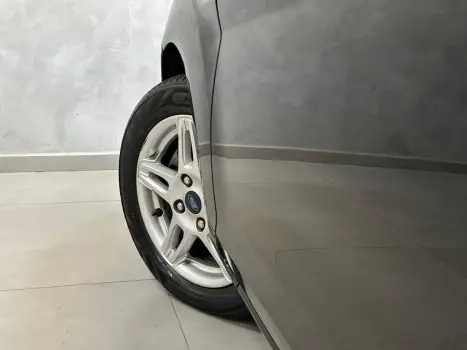 FORD Fiesta Hatch 1.6 16V 4P FLEX SEL POWERSHIFT AUTOM�TICO, Foto 17