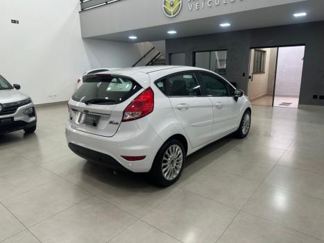 FORD Fiesta Hatch 1.6 16V 4P FLEX TITANIUM POWERSHIFT AUTOM�TICO, Foto 4